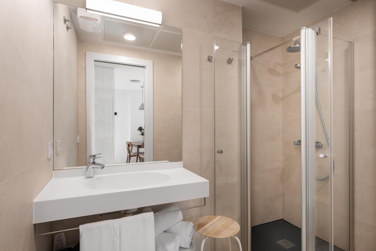 Bathroom 2, Apartamentos Suites The Way, León