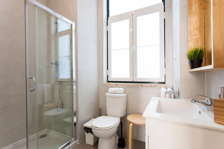 Bathroom 4, Central Downtown by Central Hill Apartments, Lisbon