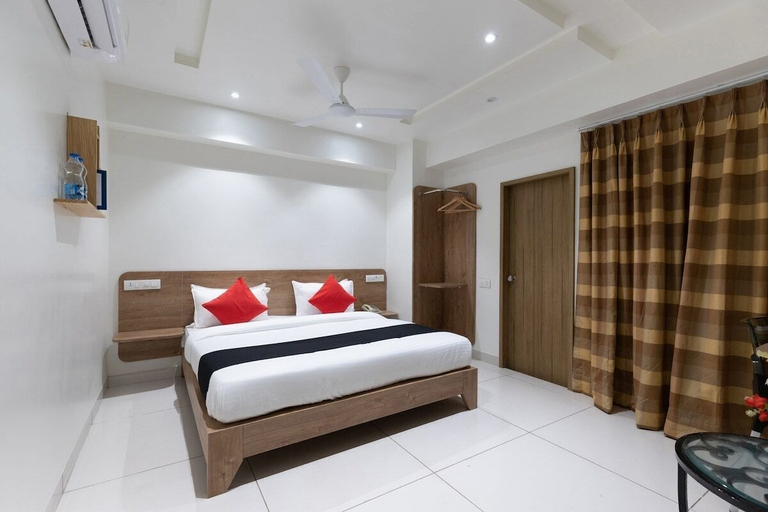 Bedroom 2, Aashro Akshar Inn, Jamnagar