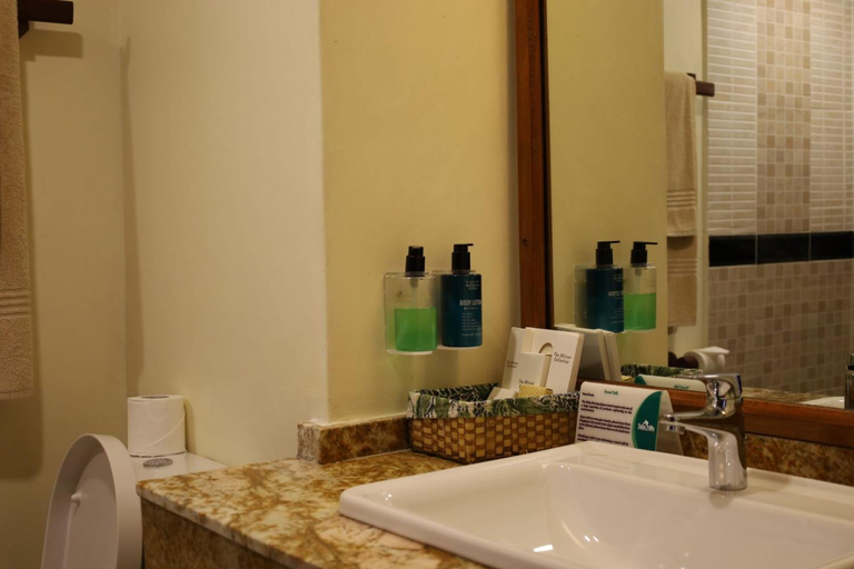 Bathroom 5, Taita Hills Safari Resort and Lodge, Mwatate