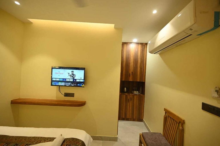 Bedroom, Hotel The Peace, Varanasi
