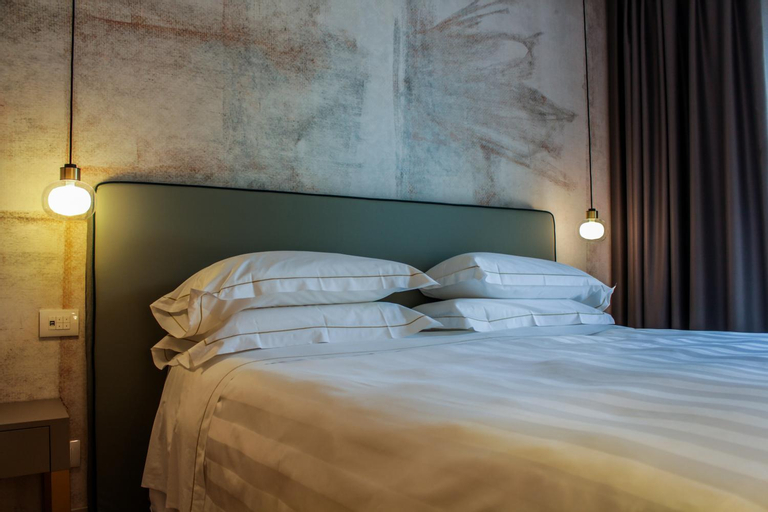 Bedroom 3, Diana Grand Hotel-NEW, Savona