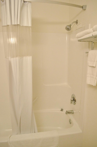 Bathroom 3, Knights Inn - Quincy, WA, Grant