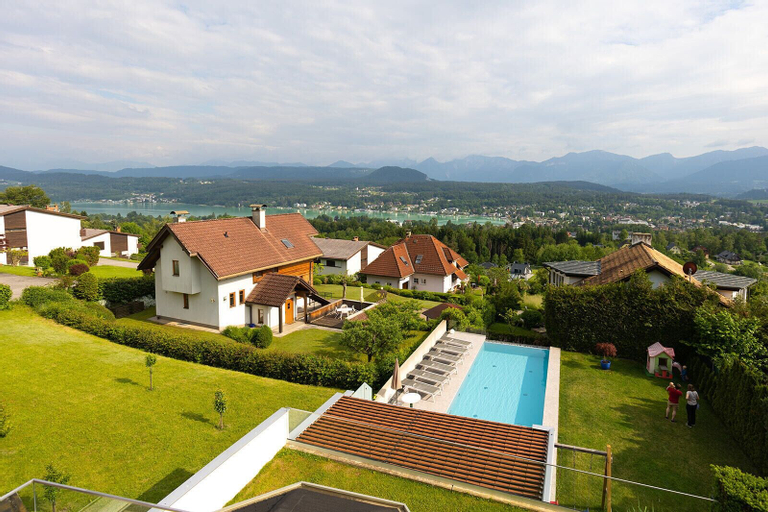 Exterior & Views 7