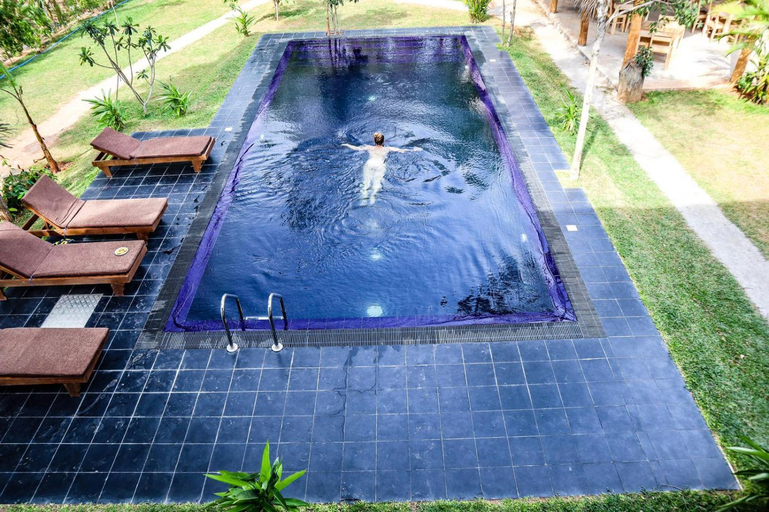 Others 5, il Frangipane, Dambulla