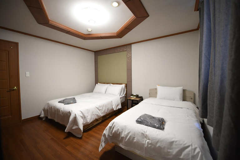 Bedroom 4, The Beauty Hotel, Gangneung