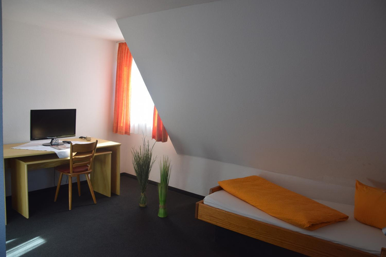 Bedroom 3, Hotel-Gasthof Rossle, Ulm