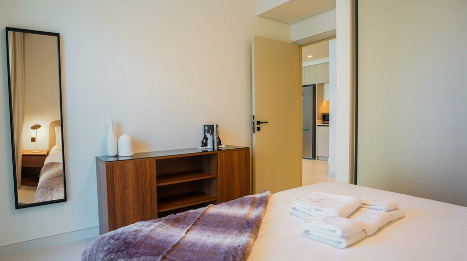 Bedroom 3, Aya - Beachfront Apartment With all Amenities and Pool, Dubai