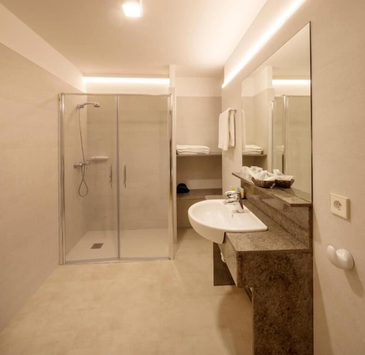 Bathroom 4, Hotel Real Colegiata San Isidoro, León