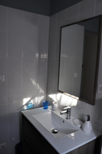 Bathroom 2, Vergers de la Bouligaire, Drôme