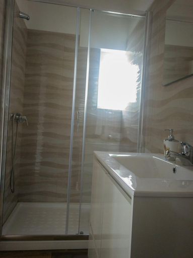 Bathroom 2, Casa Vaz, Grândola