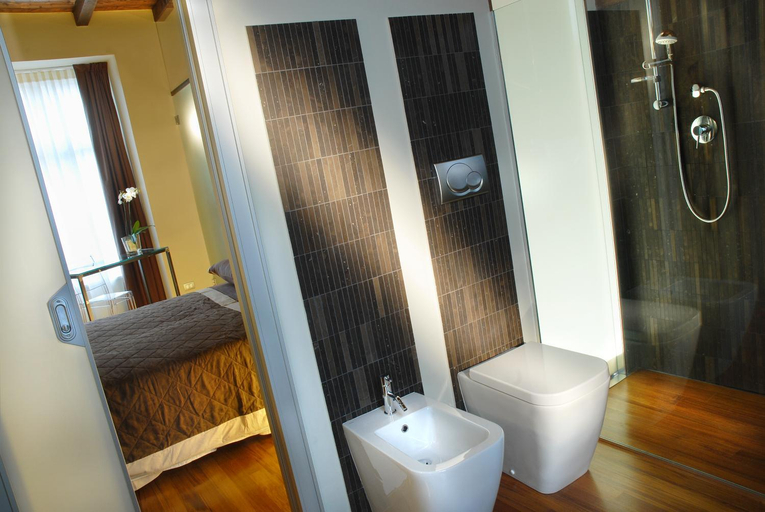 Bathroom 2, B&B Terres D'Aventure Suites, Torino