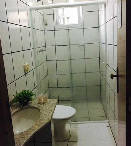 Bathroom 3, Hotel Scoz, Pouso Redondo