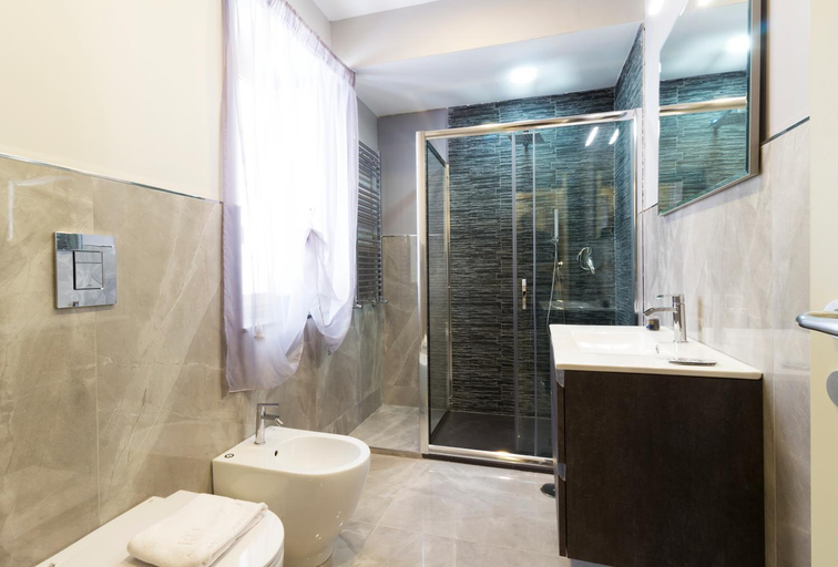 Bathroom 3, Porto Rooms & Suite, Napoli