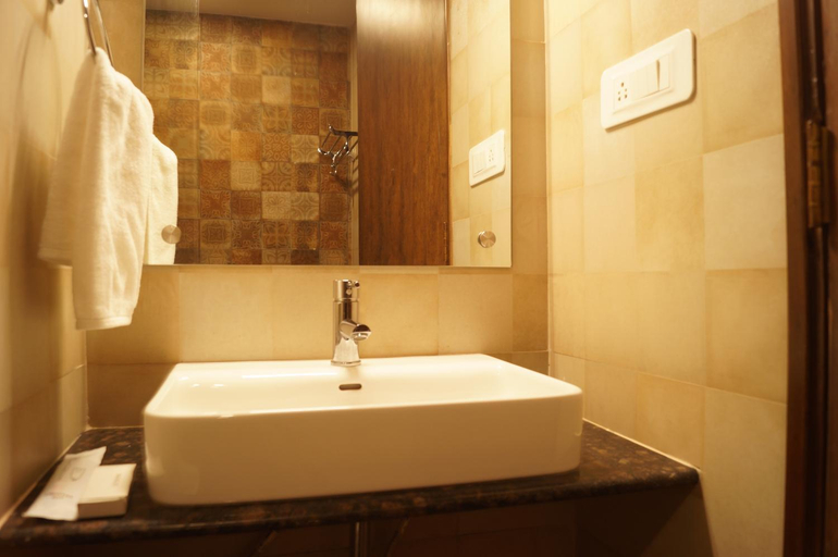 Bathroom 4, Sharayu One, North Goa