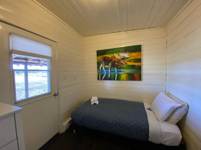 Bedroom 3, Woodhouse Cottages and Ranch, Fraser-Fort George