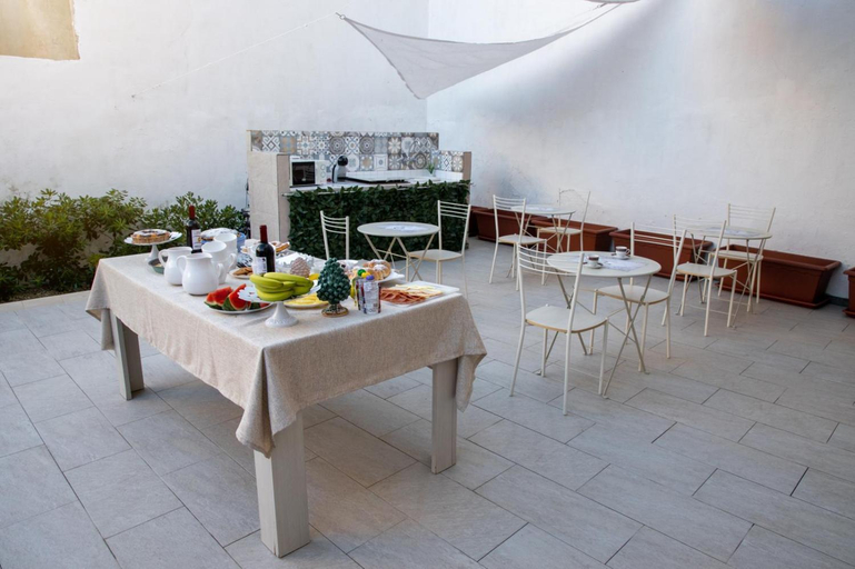 Food & Drinks 4, Largo Sicilia B&B, Syracuse