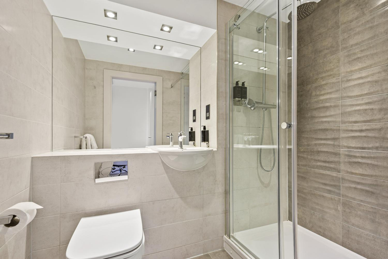 Bathroom 7