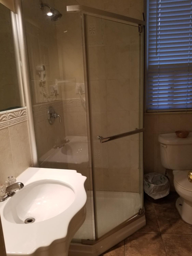 Bathroom 2, Dundas Apartments & Suites, Toronto
