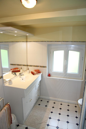Bathroom 3, Les Rives de l'Andelle, Eure