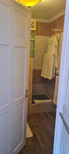 Others 3, Parc Lodge Guesthouse, Bridgend