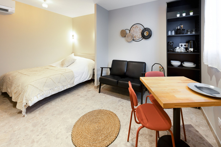 Bedroom 3, Appart Hôtel Coraline - Genas Lyon Eurexpo, Rhône