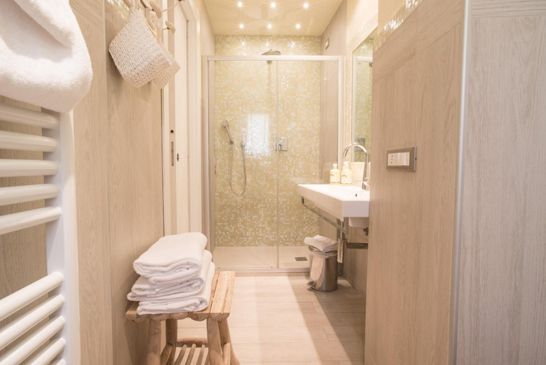Bathroom 7