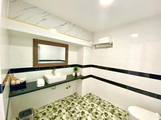 Bathroom 4, Tuan Ninh Hotel I, Côn Đảo
