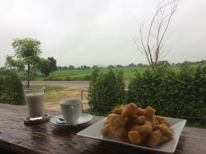 Food & Drinks 4, Baan Ton Jaeng, Manorom