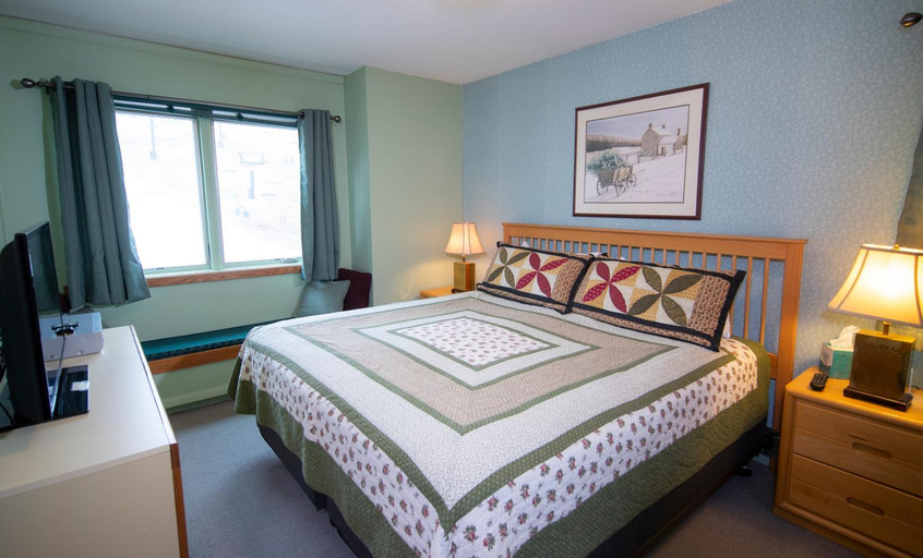 Bedroom 2, Mountain Lodge at Okemo, Windsor