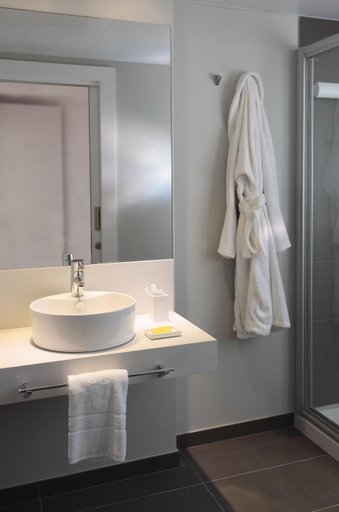 Bathroom 2, Rambla 102, Barcelona