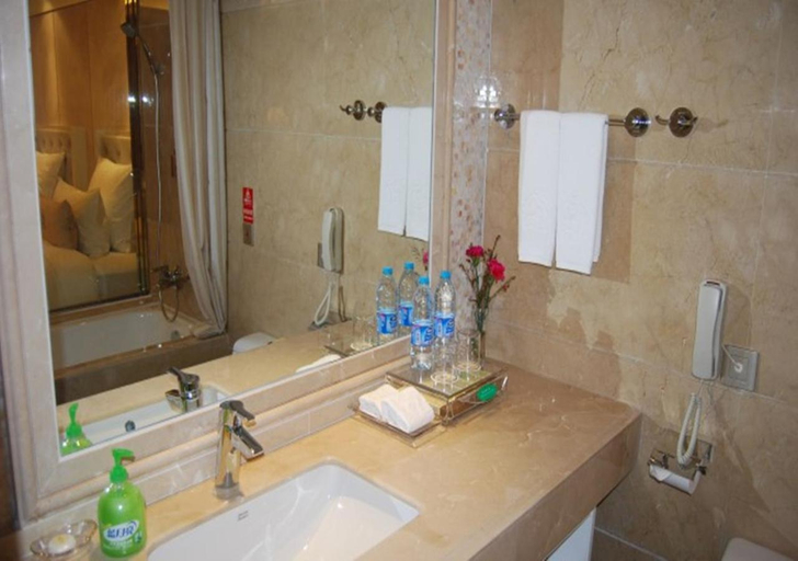 Bathroom 4, Guangzhou Panyu Hotel, Guangzhou