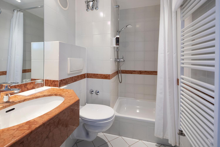 Bathroom 4, Michel Hotel Magdeburg, Magdeburg