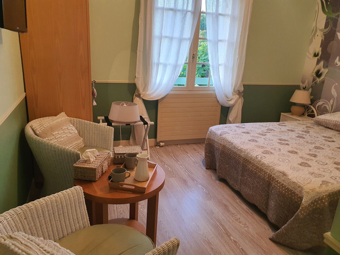 Bedroom 4, LES FEUILLANTINES, Dordogne
