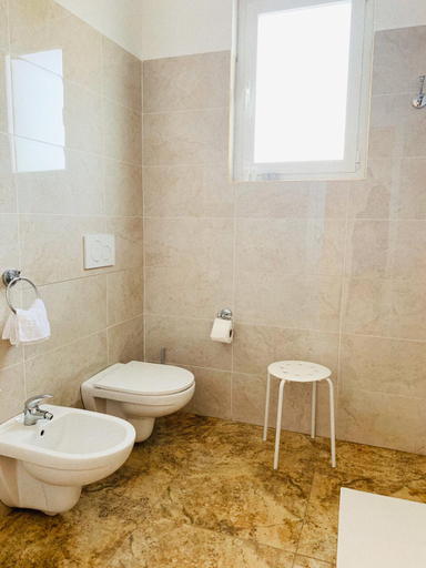 Bathroom 2, Esperanto B&B, Bari