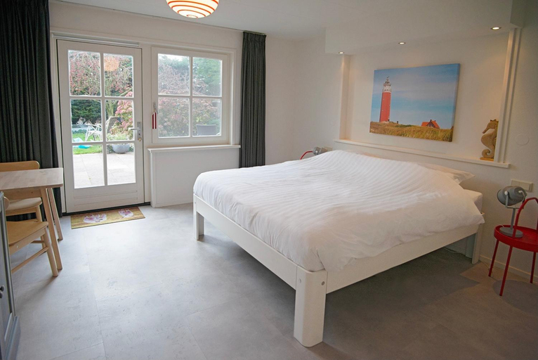 Others 4, Bed & Bad Soet Texel, Texel