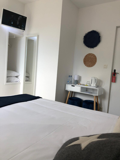Bedroom 5, Hotel du Lac d'Arjuzanx, Landes