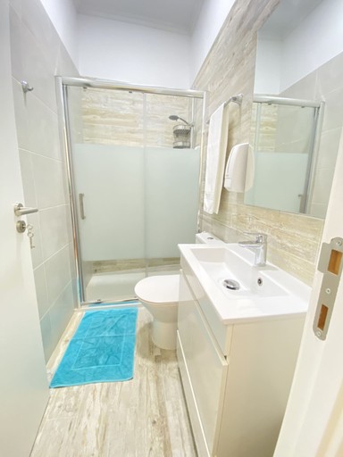 Bathroom 3, Faro Guest House, Faro