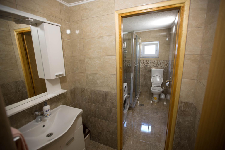 Bathroom 1, Apartman Milos, Trebinje