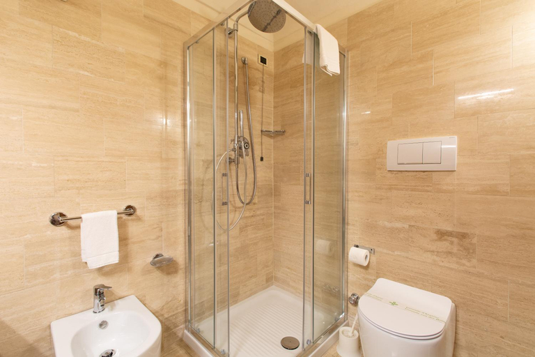 Bathroom 3, Hotel Dogana Vecchia, Torino
