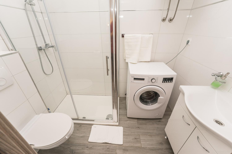 Bathroom 3, Apartments Maza, Zadar