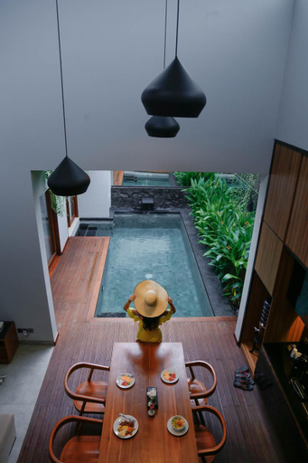 Dining Room 12