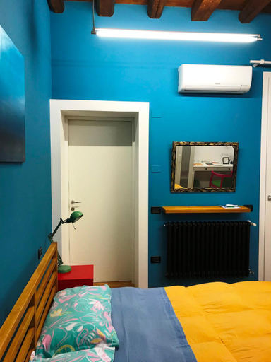 Others 5, 62 B&B, Vicenza