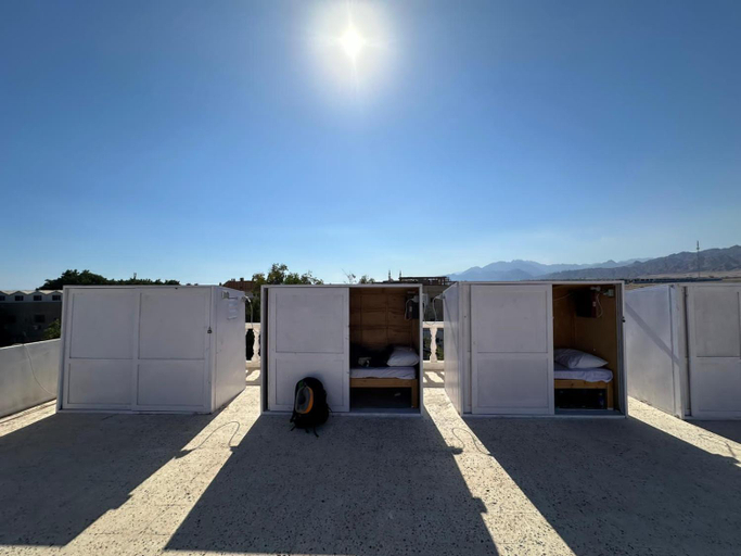 Others 4, Nautilus Capsules, Sant Katrin