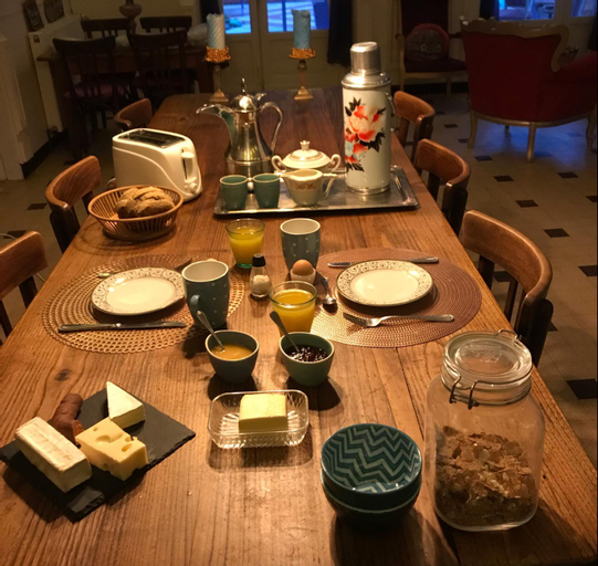 Food & Drinks