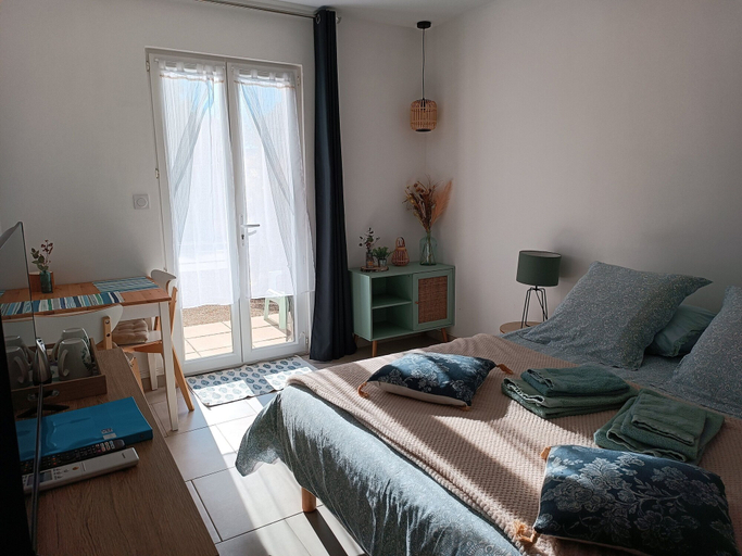 Bedroom 3, Maison d'Hôtes La Chêneraie, Vaucluse