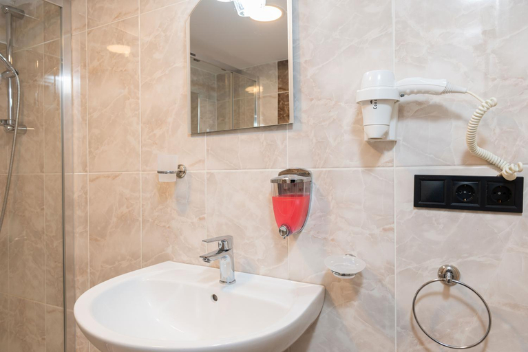 Bathroom 5, Blue Marmara Suites, Fatih