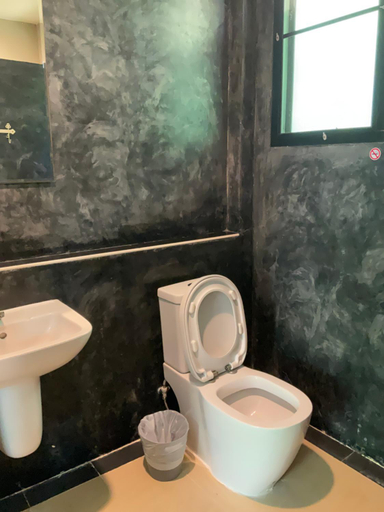 Bathroom 3, Baan Ton Jaeng, Manorom