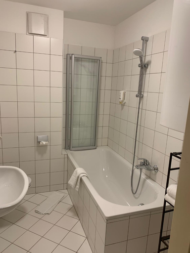 Bathroom 4, Basic Apartments downtown, Innsbruck