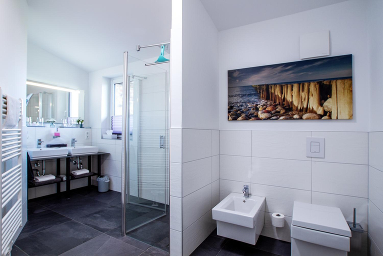 Bathroom 2, Appartements an der Golfanlage, Rostock